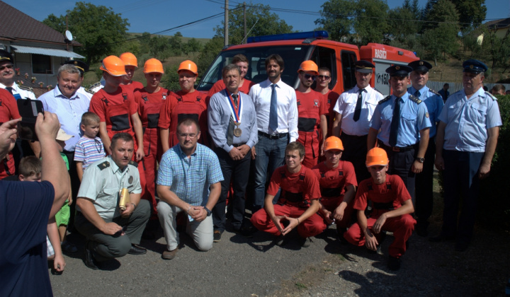 12. fotografia fotogalérie Odovzdávanie hasičckého vozidla