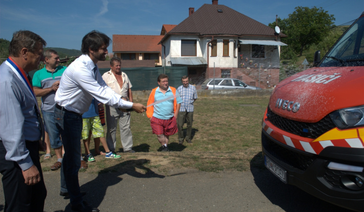 17. fotografia fotogalérie Odovzdávanie hasičckého vozidla