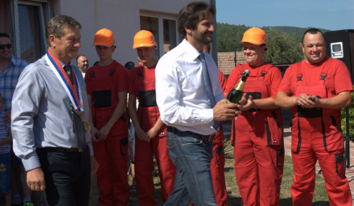 18. fotografia fotogalérie Odovzdávanie hasičckého vozidla