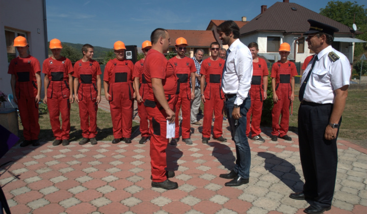 23. fotografia fotogalérie Odovzdávanie hasičckého vozidla